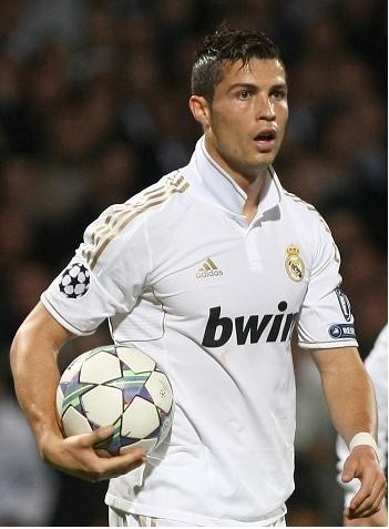 云南玉昆祝贺铜梁龙冲超：对从业余联赛起步的艰辛感同身受（云南玉昆向铜梁龙冲超成功致贺：对业余起步之艰深有共鸣）