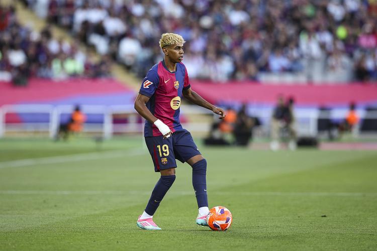 媒体人：山东泰山B队将面临重组，现有球员将面对未来规划（媒体人称山东泰山B队酝酿重组，现有球员需明确未来去向）