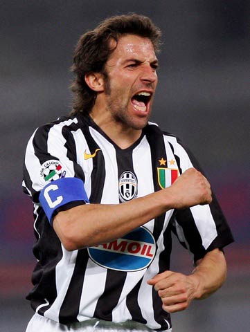 杜兰特关键中投命中，全场欢呼（杜兰特关键中距离一击命中，引爆全场）