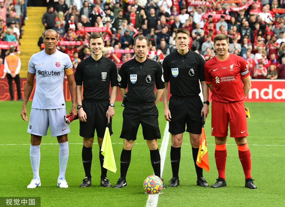 普拉蒂尼等尤文传奇与一线队见面，并参观海瑟尔惨案纪念碑（普拉蒂尼等尤文名宿与一线队会面，赴海瑟尔惨案纪念碑致敬）