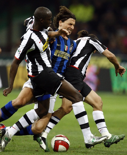 记者：下个月刘祝润就要当爸爸了，孩子会在大连出生（记者：刘祝润下月升级当爸，宝宝将于大连诞生）