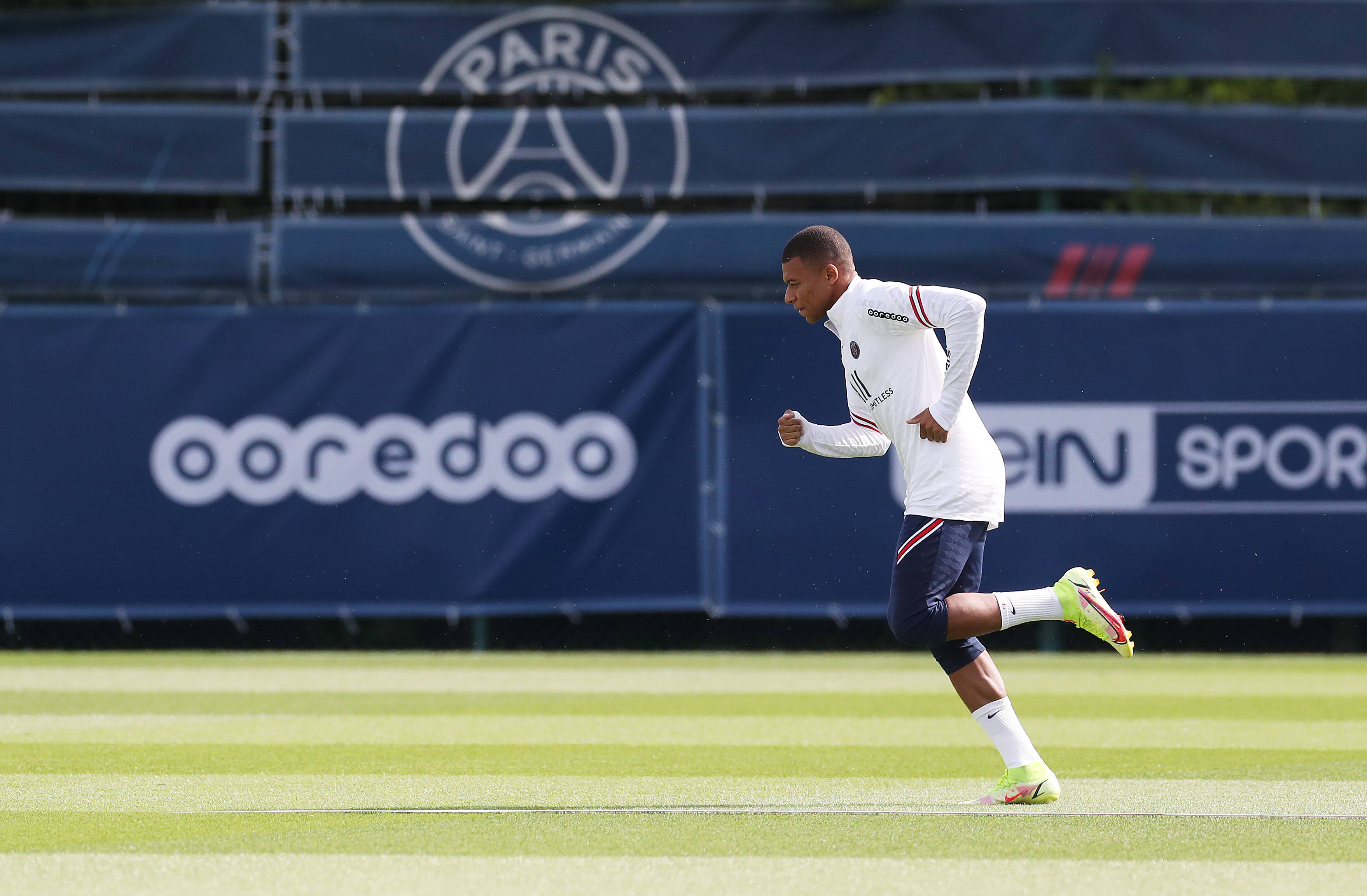 命啊！1.3亿巨星终于进球了，却被判乌龙，仰天长叹：18场0球3助（天意弄人！1.3亿巨星好不容易破门却被判乌龙，仰天长叹：18场0球3助）