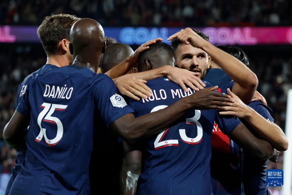 德媒：法兰克福为巴霍亚标价至少8000万欧，阿森纳正在关注他（德媒称法兰克福为巴霍亚开价至少8000万欧元，阿森纳正密切关注）