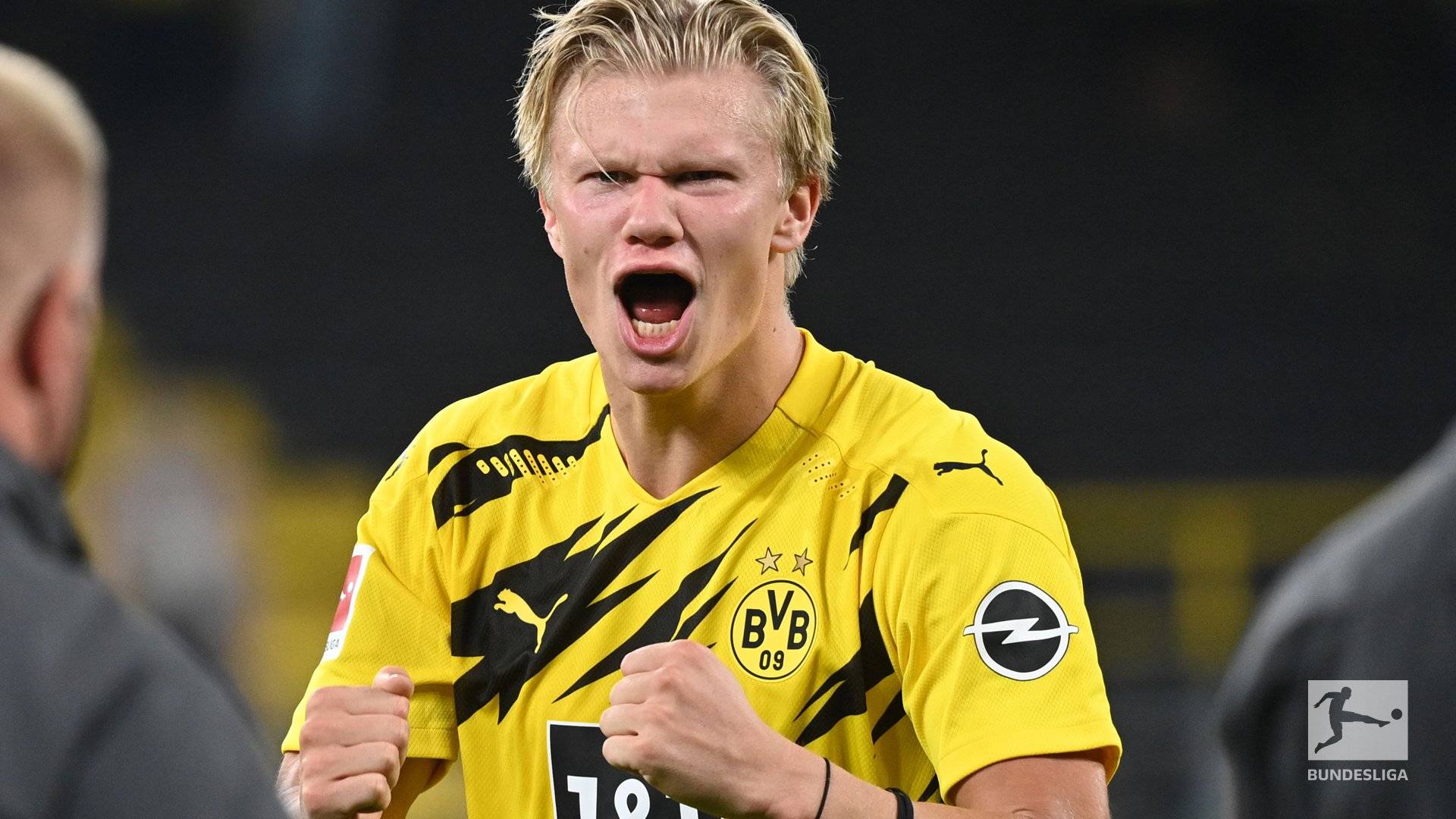 范佩西首次征召儿子进入费耶诺德比赛名单，但并未安排他出场（范佩西首次将儿子列入费耶诺德大名单，未获出场机会）