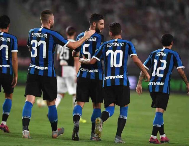 三金四银！厉害了同学！（豪揽三金四银，同学太给力！）