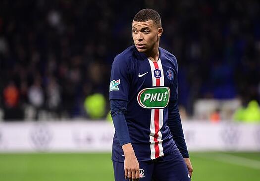 湖人詹姆斯关键封盖锁定胜局（詹姆斯致胜封盖助湖人取胜）