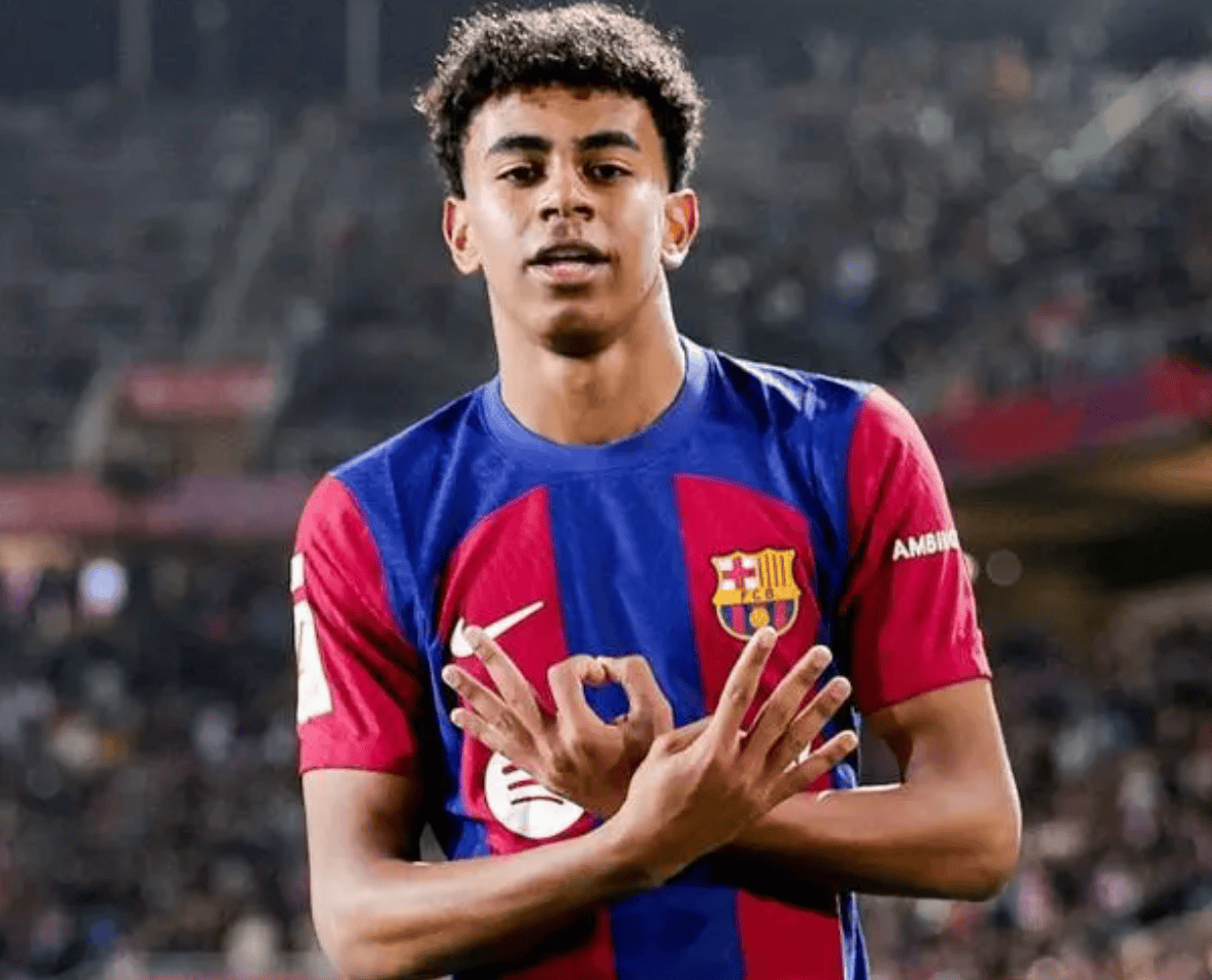 Shams：独行侠愿意聆听关于加福德+汤普森+拉塞尔的报价（Shams：独行侠对加福德、汤普森、拉塞尔的交易报价持开放态度）