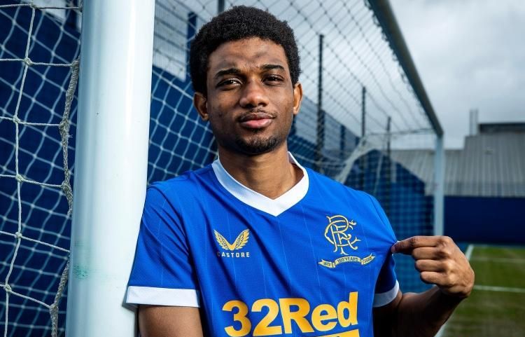 山东100-93青岛4利好！高诗岩游刃有余，谢智杰蜕变，陈林坚好使（山东100-93击败青岛，四大亮点：高诗岩从容掌控，谢智杰完成蜕变，陈林坚表现给力）