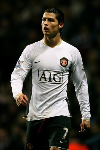 NBA战报：波尔津吉斯29分7板，老鹰115-98轻取鹈鹕（NBA快讯：波尔津吉斯29+7发威，老鹰115-98击退鹈鹕）