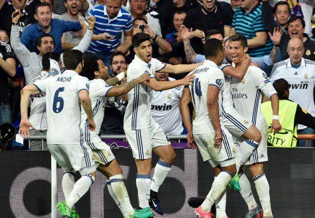 官方：多特与34岁第二门将亚历山大-迈尔续约至2027年（多特官宣：34岁替补门将亚历山大-迈尔续约，合同至2027年）